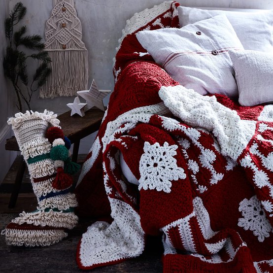 How to Crochet a Loop Stitch Stocking image number 1