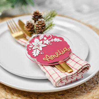 Cricut: How to Make Personalised Acrylic Baubles