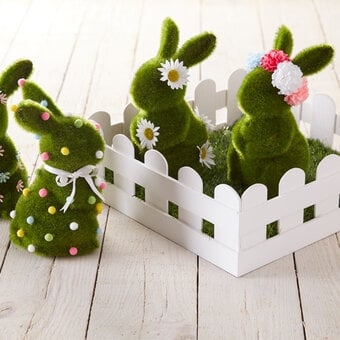 4 Ways to Decorate a Green Bunny