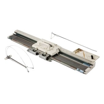 Silver Reed SK 280 Knitting Machine