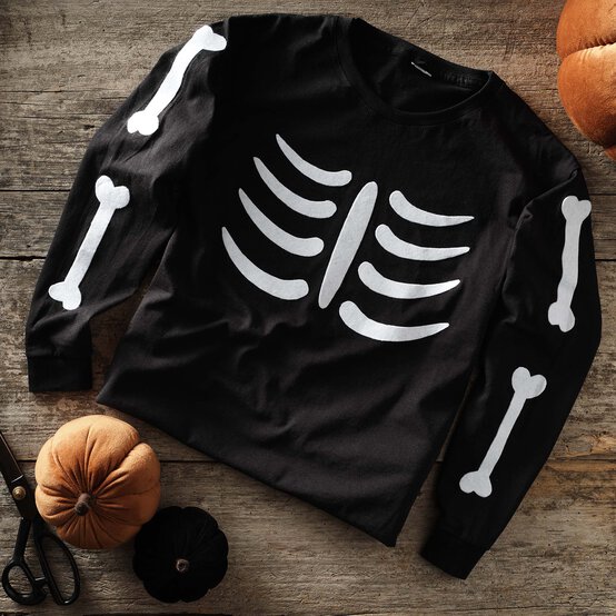 How to Make a Skeleton Costume image number 1