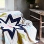 How to Sew a Large Autumnal Star Quilt image number 1