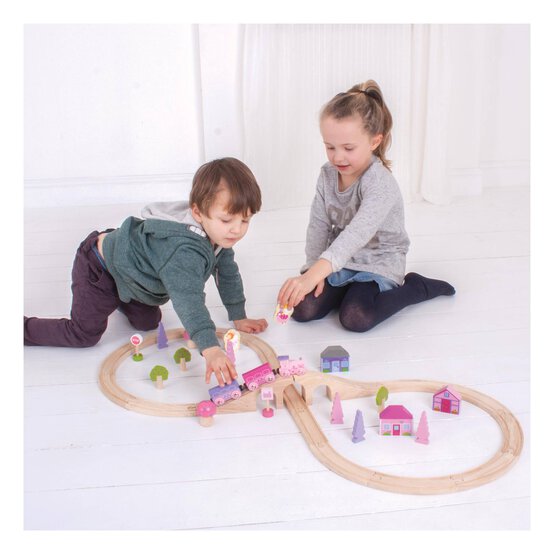 Bigjigs Fairy Figure of Eight Train Set image number 4