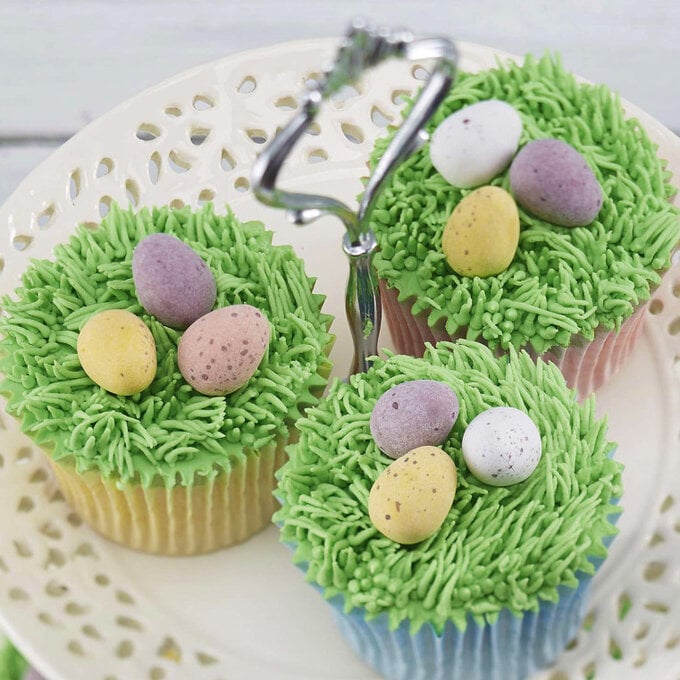 How to Make Easter Grass Cupcakes image number 1