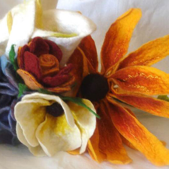 How to Felt a Yellow Daisy image number 1