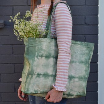How to Tie Dye a Summer Bag