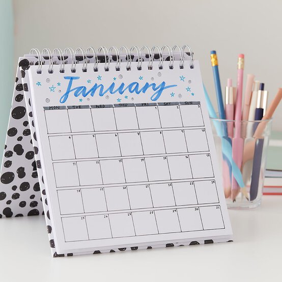 How to Make a Calendar Scrapbook image number 1