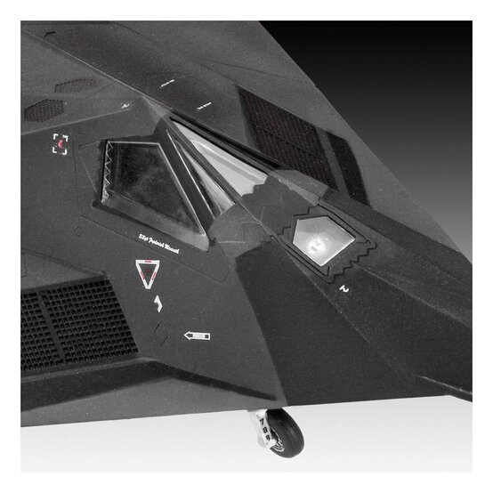 Revell F-117A Nighthawk Stealth Fighter Model Kit 1:72 image number 3