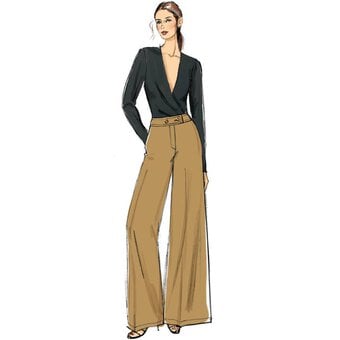 Vogue Women’s Petite Trousers Sewing Pattern V9361 (14-22) image number 4