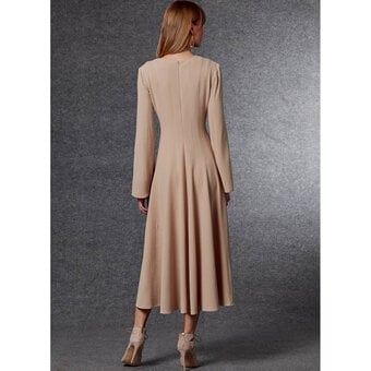 Vogue Women’s Dress Sewing Pattern V1724 (16-24) image number 5