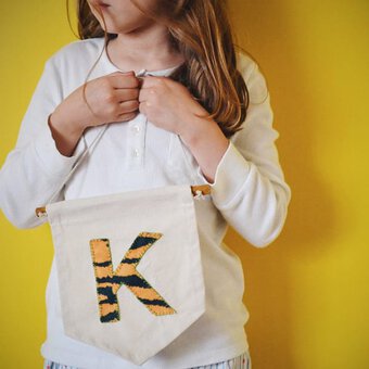 How to Make a Personalised Initial Banner