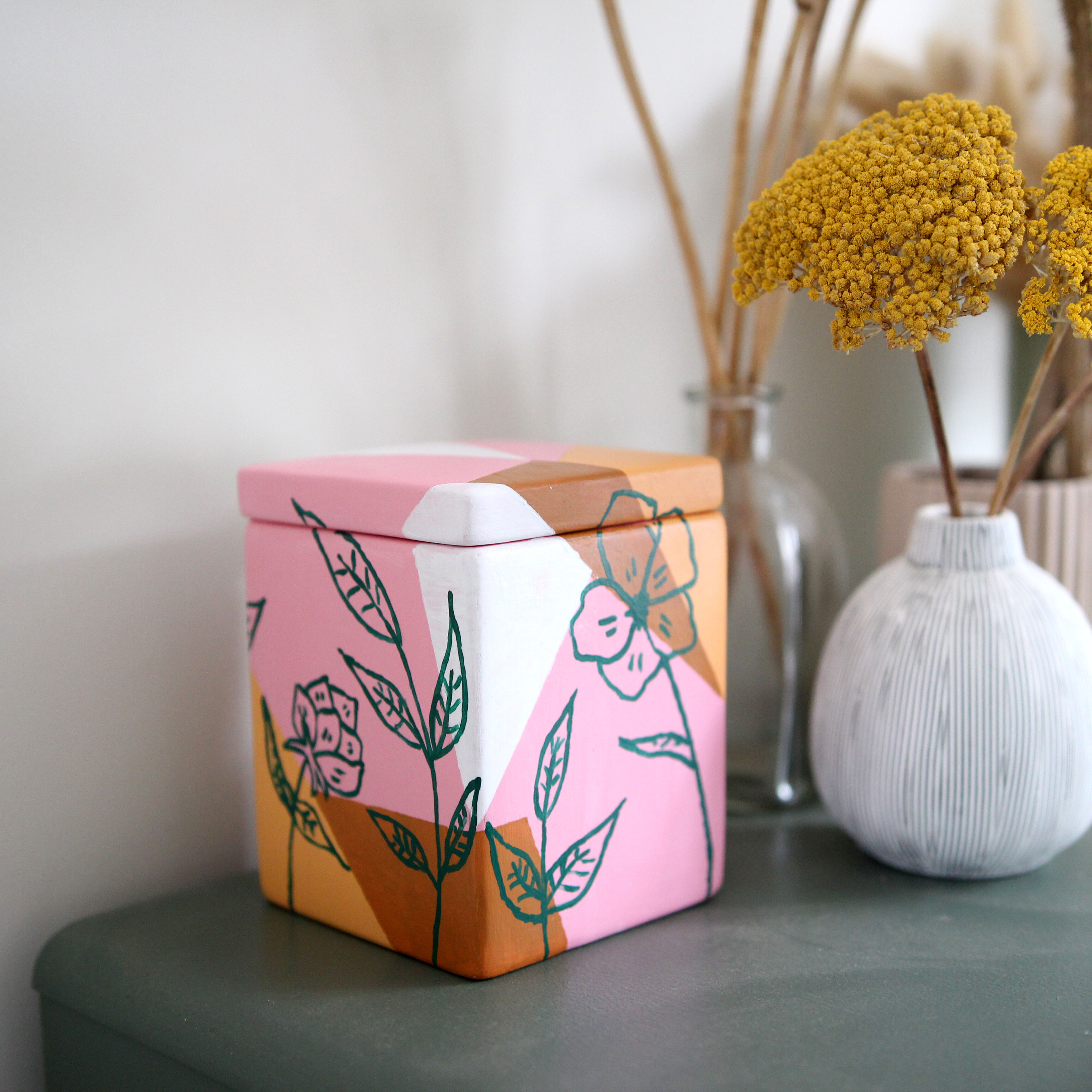 How to Decorate a Ceramic Storage Pot Hobbycraft