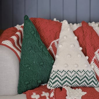How to Knit a Christmas Tree Cushion
