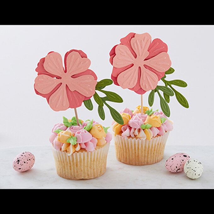 How to Make a Floral Cupcake Topper image number 1