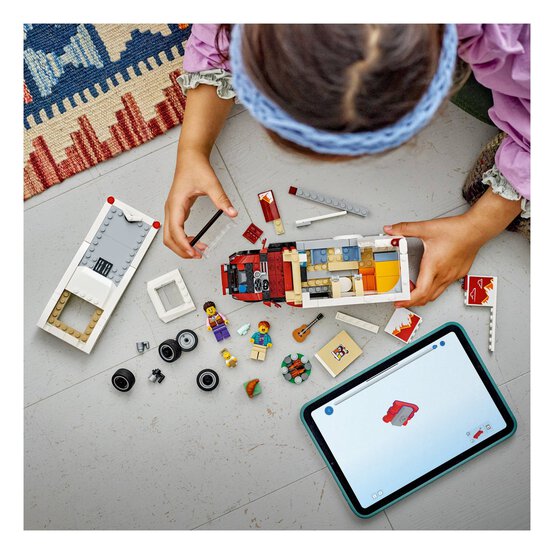 LEGO City Holiday Adventure Camper Van image number 3