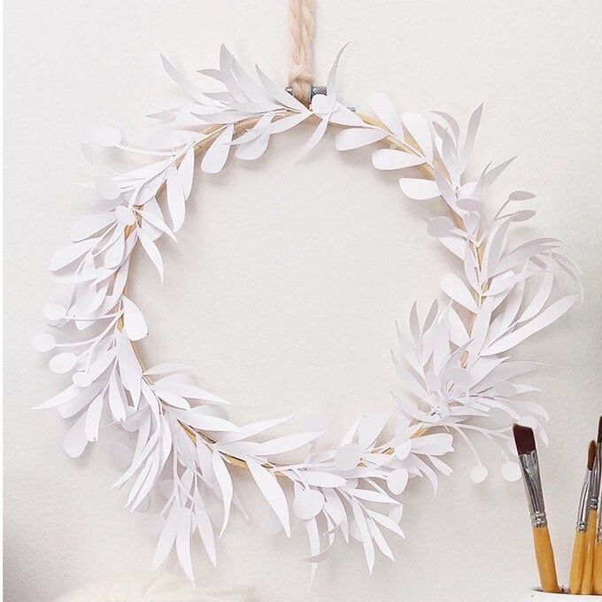 How to Make a Cricut Paper Cut Wreath image number 1