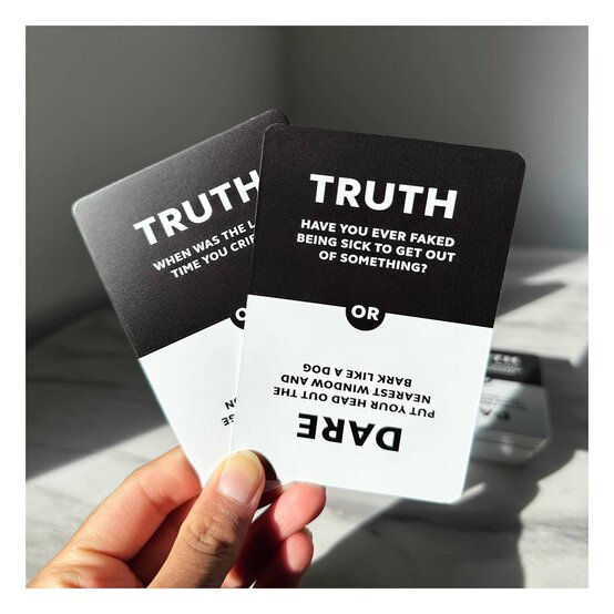 Pikkii Truth or Dare Party Game image number 2