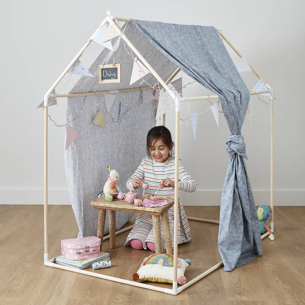 Hobbycraft Wooden Den Kit 80cm x 125cm Hobbycraft