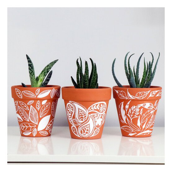 Uni-ball Posca Festive PC-3M Marker Pens 4 Pack image number 3