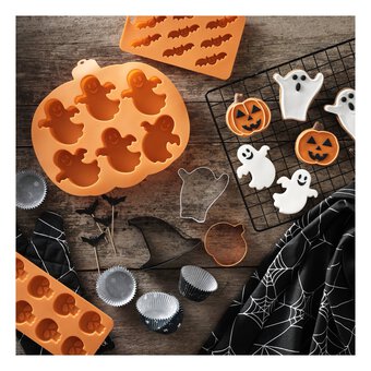 Spider&rsquo;s Web Tea Towel and Oven Glove