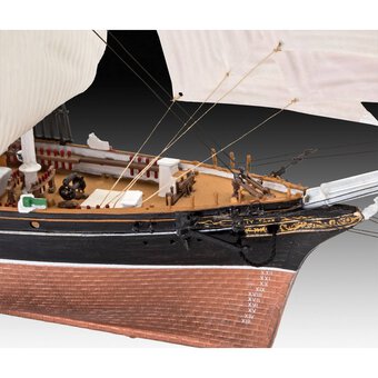 Revell Cutty Sark 150th Anniversary Model Gift Set 1:220 image number 3