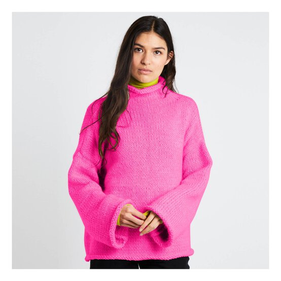 Wool and the Gang Alpachino Merino Pattern Book image number 3