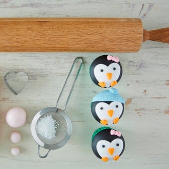 How to Make Penguin Cupcakes