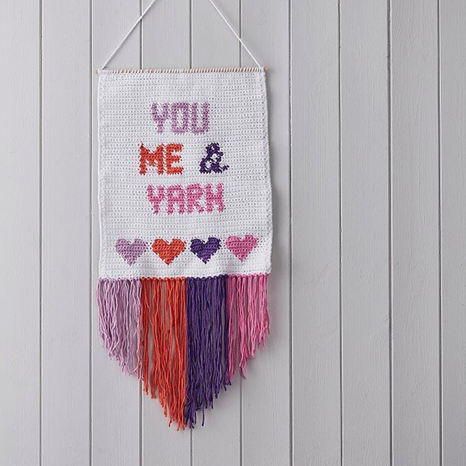 How to Crochet a Valentine's Day Banner image number 1