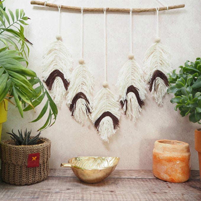How to Make a Macramé Feather Wall Hanging image number 1