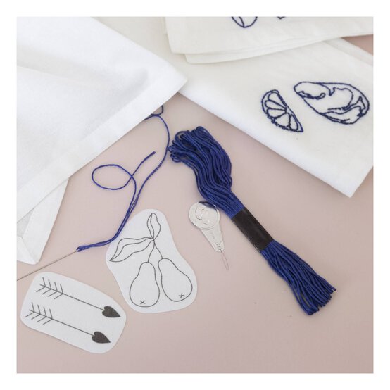 Table Napkin Embroidery Kit image number 3
