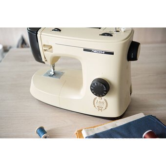 Necchi Mirella Sewing Machine image number 4
