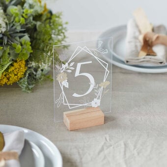 Cricut: How to Make a Floral Acrylic Wedding Sign