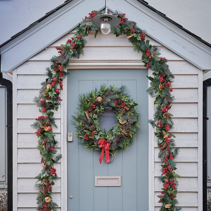 Top Tips for Making Christmas Door Décor image number 1