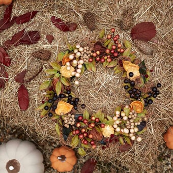 How to Make a Wreath for Autumn