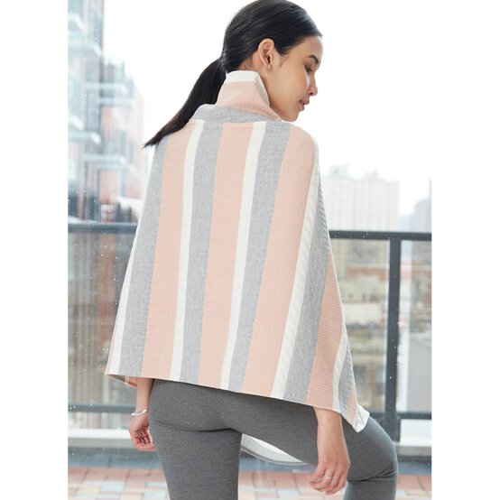 McCall’s Poncho Sewing Pattern M7846 (L-XL) image number 9