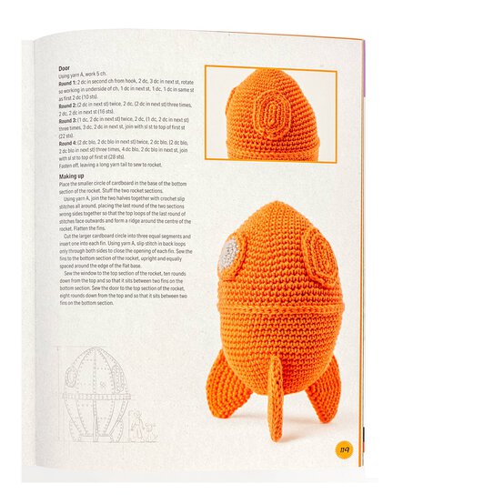 Wallace and Gromit Cracking Crochet image number 4