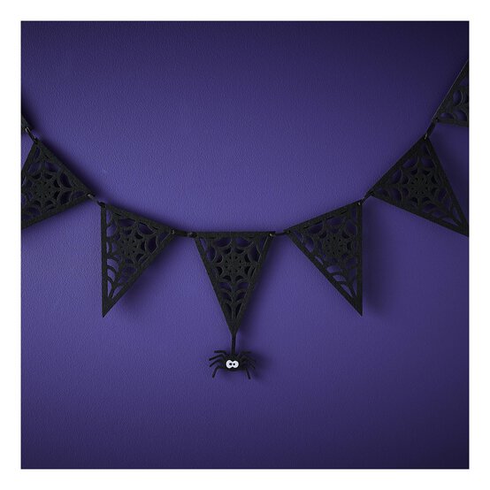Black Felt Spider Bunting 1m image number 1