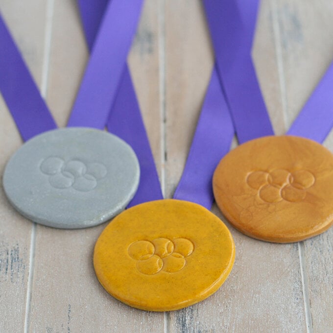 How to Make FIMO Sports Medals image number 1