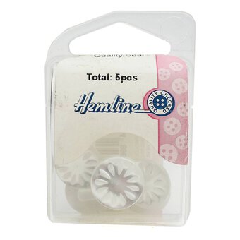 Hemline White Basic Cut Flower Button 5 Pack