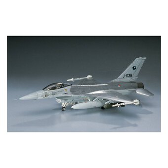 Hasegawa F-16A Plus Fighting Falcon Model Kit 1:72