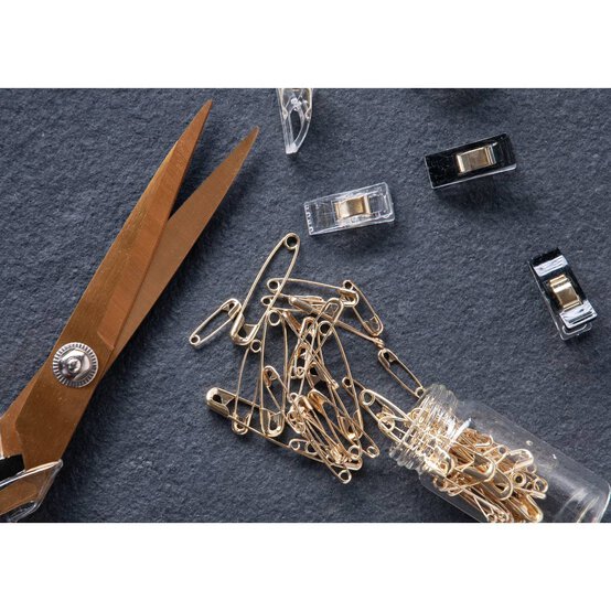 Hemline Gold Embroidery Scissors 12.5cm image number 3