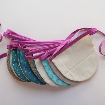 How to Make Scallop Bunting