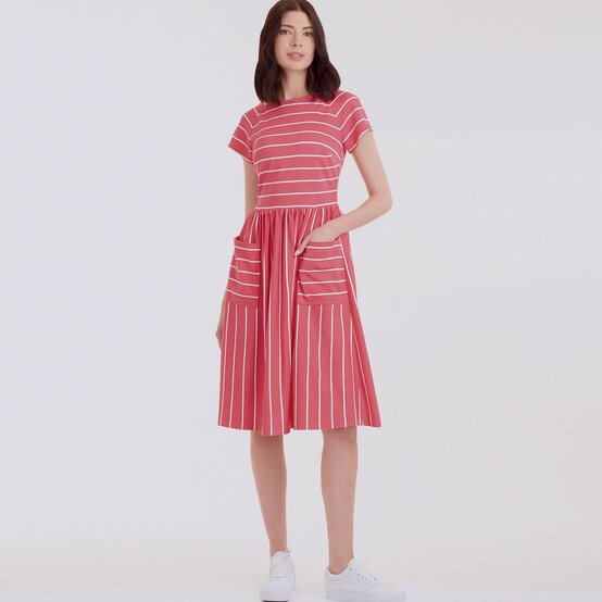 Simplicity Women’s Dress Sewing Pattern S9136 (16-24) image number 4