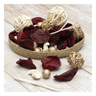 Red and Cream Christmas Potpourri 350g 