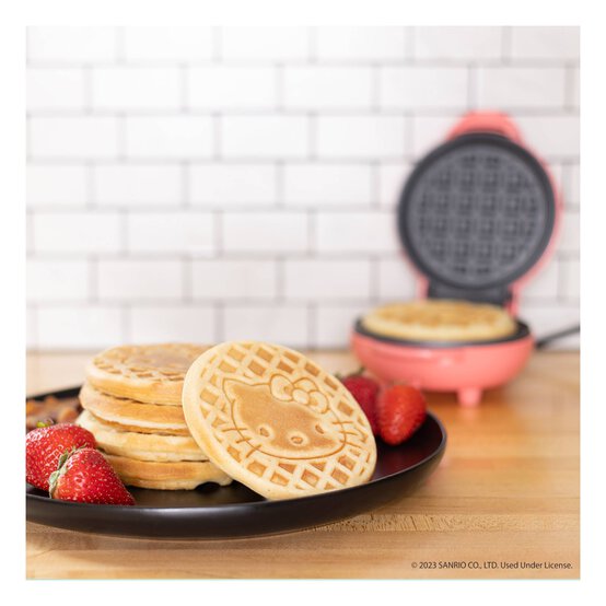 Hello Kitty Mini Waffle Maker image number 2