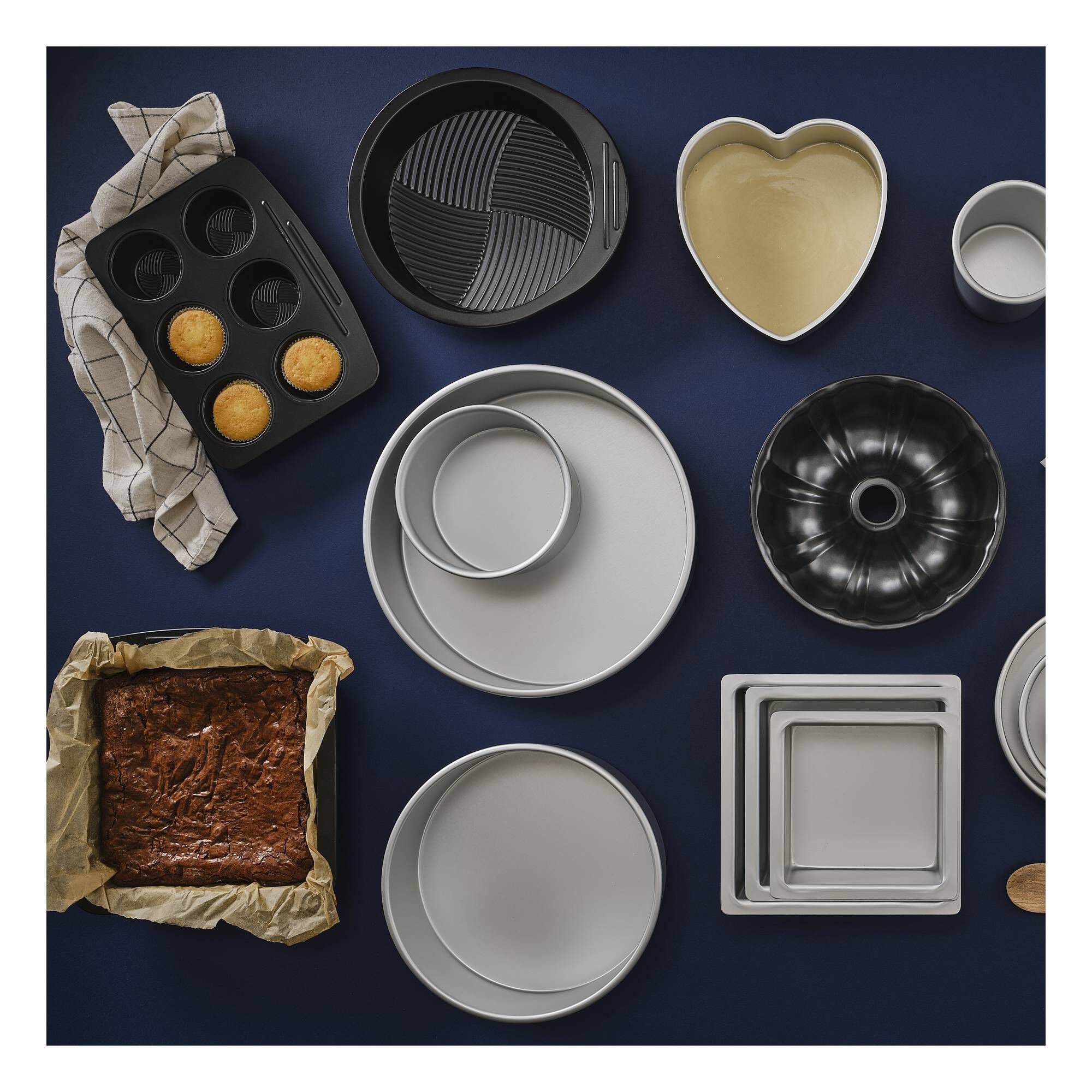 Whisk NonStick Carbon Steel Brownie Tin Hobbycraft