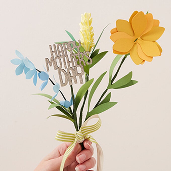 How to Make Mother's Day Paper Flowers image number 1
