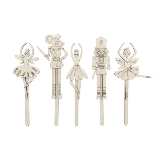 Make Your Own Wooden Nutcracker Scene image number 4