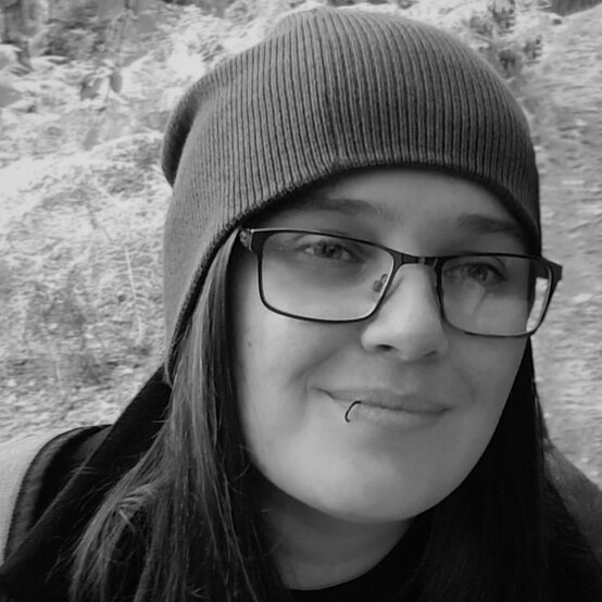 Chloe Cooper - Artisan image number 1