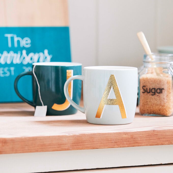 Cricut: How to Make a Personalised Letter Mug image number 1